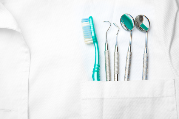 【JR桧山バス停前・土曜診療】家族で通える三木歯科医院