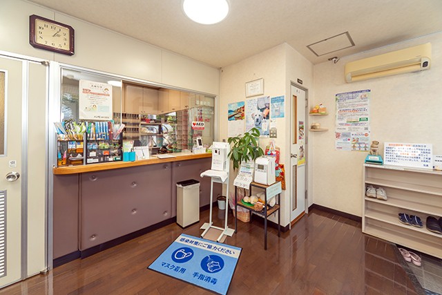 ①受付②待合室③診療室