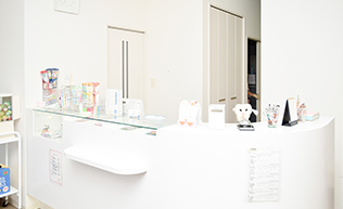 【地下鉄東西線 六丁の目駅より徒歩30秒】皆様のお口の健康と豊かな人生をサポートする「ドリームデンタルクリニック」