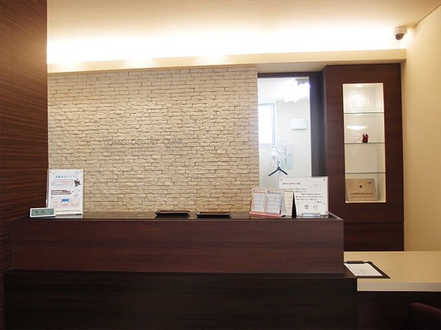 【明野元町バス停 徒歩1分】マイクロスコープを活用し家族で通いやすい環境を整えるとも歯科クリニック