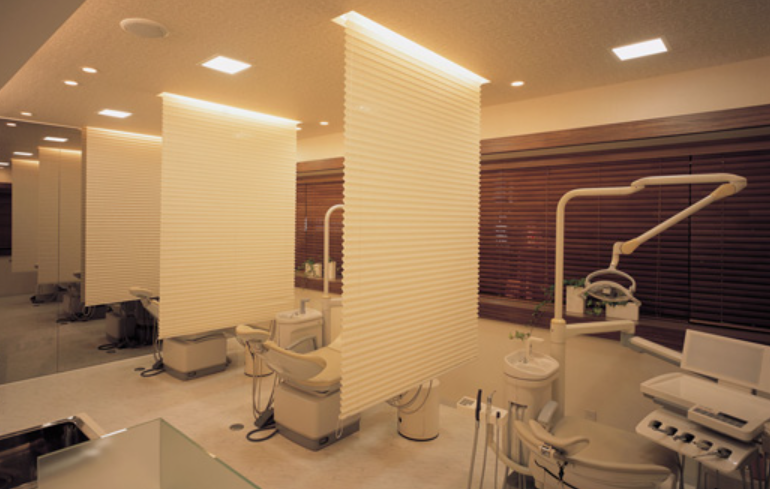 ①外観②受付③治療室