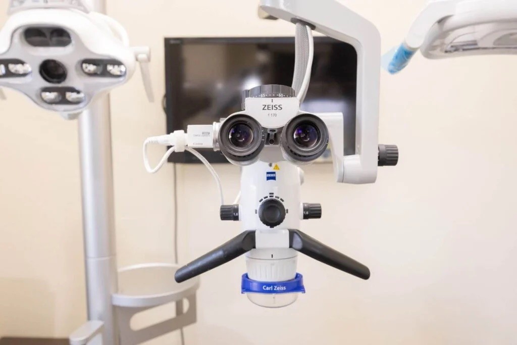 歯をできる限り残すという考えのもと、一つひとつの工程を丁寧に積み重ねることで、長期的に安定した状態を目指しています。