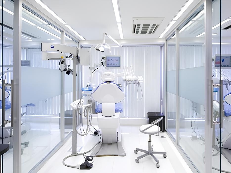 ①外観②受付③診療室