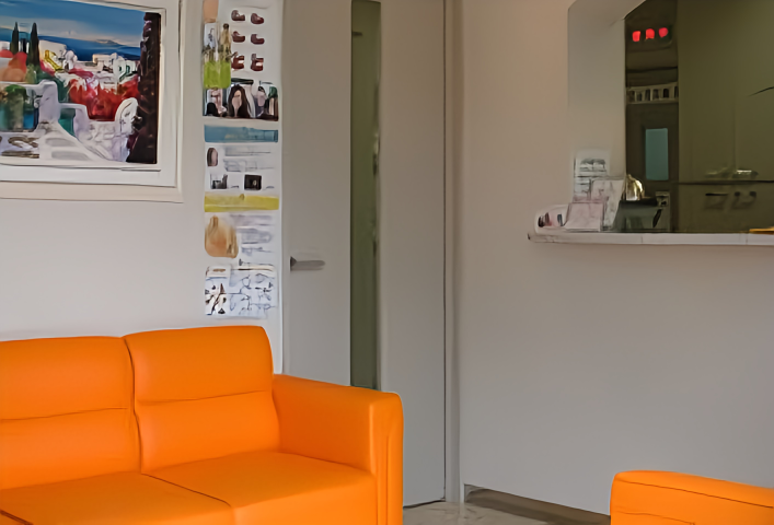 【桃山台駅から徒歩15分】確かな技術と徹底した説明で治療と予防を両立するアイ歯科医院