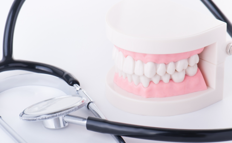 審美性と機能性を兼ね備えた入れ歯の提供