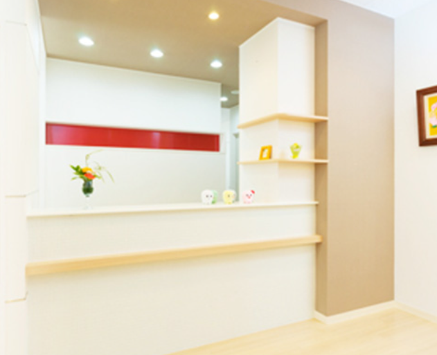 【土曜日診療あり】幅広い診療科目を取り揃え、患者様のさまざまなお口の悩みに対応する「みわ歯科クリニック」