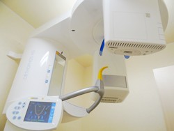 歯科用CTにより立体的で精密な画像を得ています