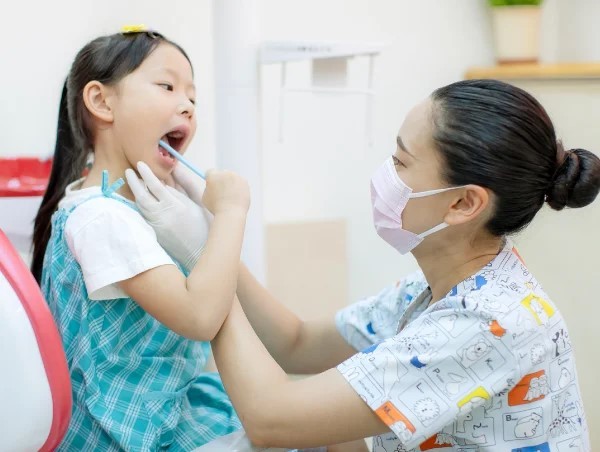 ブラッシング指導により正しいケアを学ぶことができます