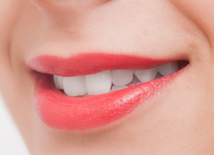 豊富な経験と知識を持つ歯周病専門医が治療を行います