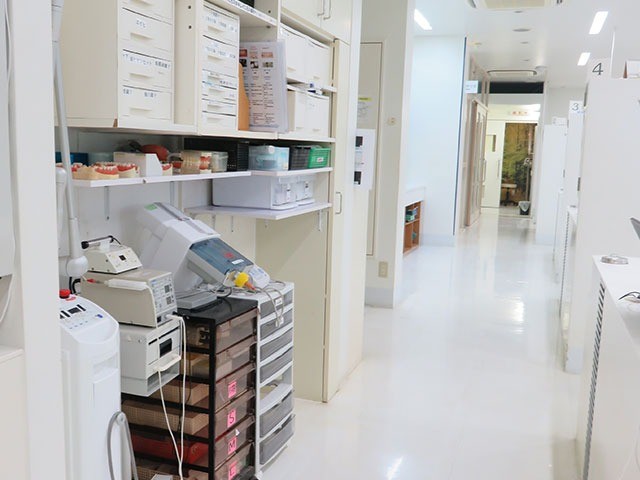 「より良い医療サービスを追求し、地域住民の健康増進に奉仕する」という診療理念のもと、地域に密着した歯科医療を実践しています。