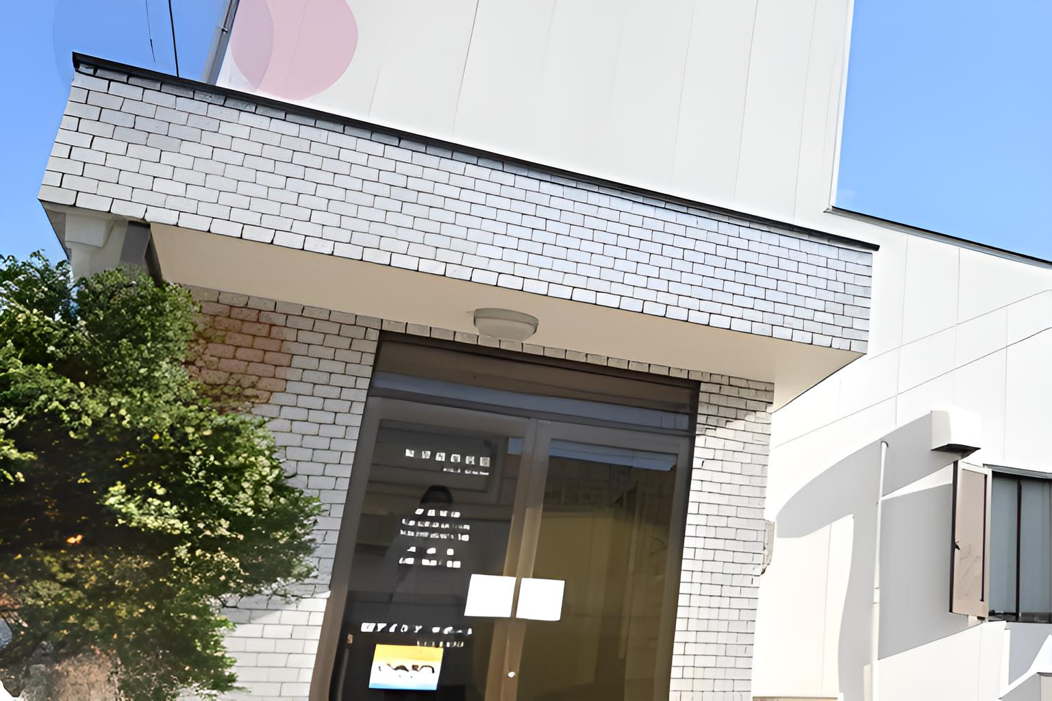 【高畑駅から徒歩21分・駐車場約10台完備】矯正歯科と小児歯科に対応する板津歯科医院