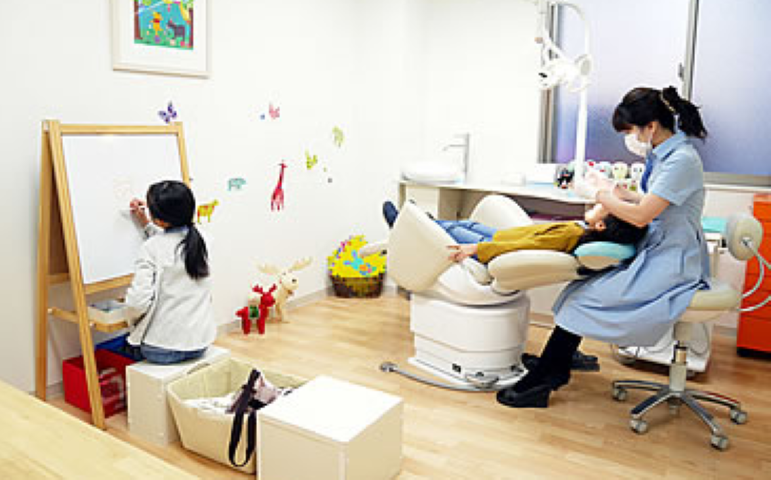 歯並びを超えて、人生の輪郭を整える矯正治療