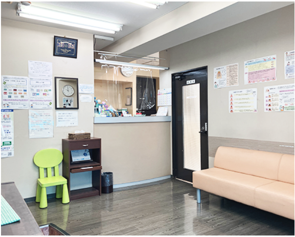 ①受付②待合室③診療