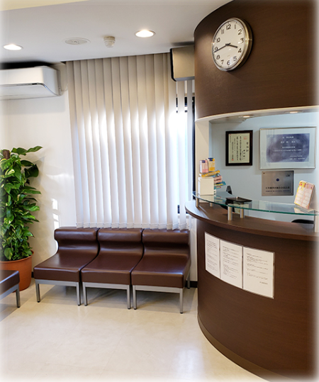 ①受付②待合い③診療室
