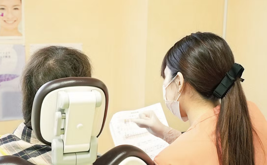 多様な選択肢で機能性と審美性を両立する矯正治療を提供