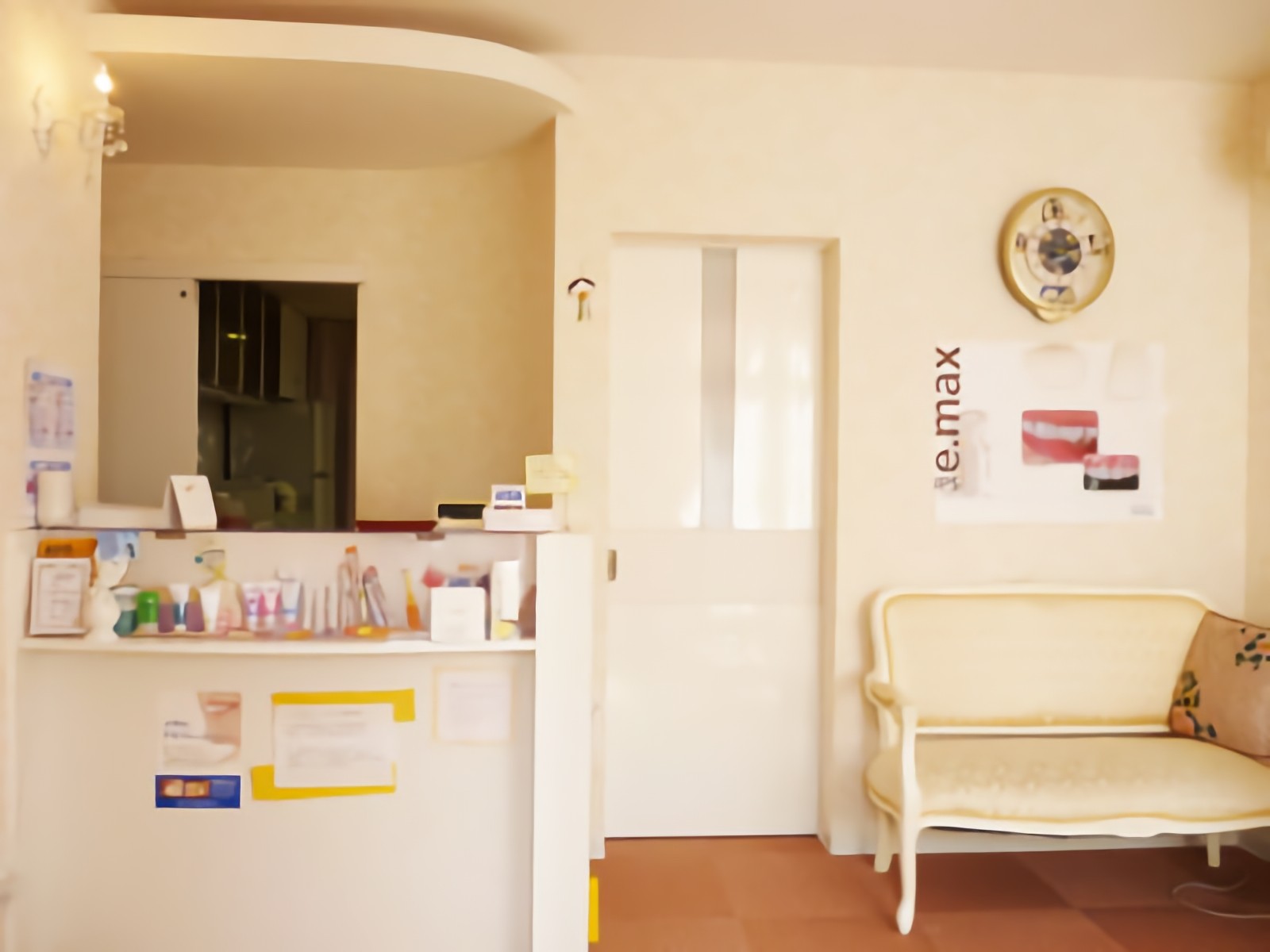 【女性患者専用・駐車場完備】女性のための審美と安心を大切にする歯科診療