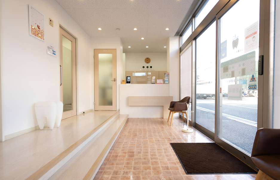 【吉祥寺駅から徒歩8分】【日本審美学会所属の女性院長】なるべく抜かない削らない予防重視のなお歯科クリニック