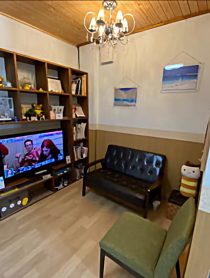 ①外観②玄関③待合室