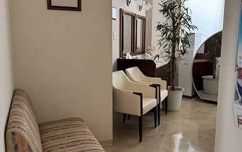 待ち時間は待合室にてゆったり過ごせます