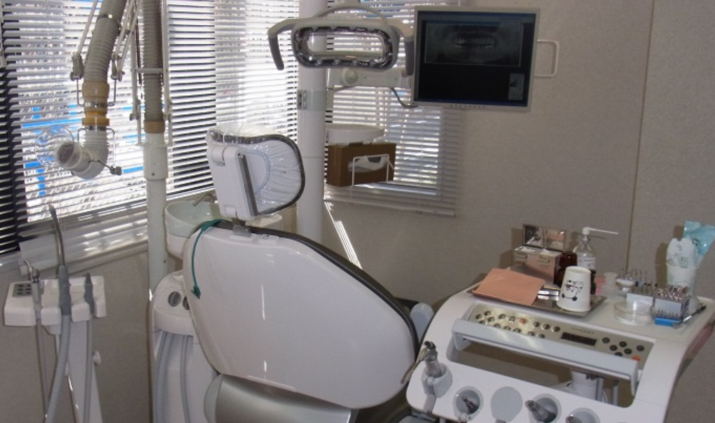 ①治療スペース②治療風景③治療ユニット