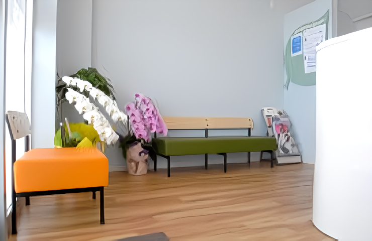 ①治療室②受付③待合室