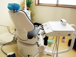 予知性の高い治療を行うための基盤として、歯周病治療を重視しています。