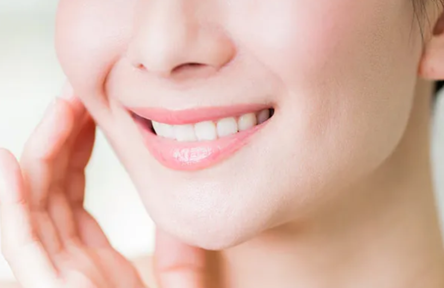 天然歯のような見た目と機能性を実現する多様なセラミック選択肢