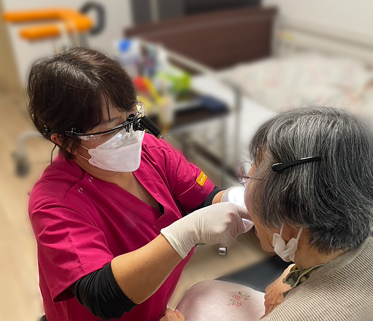 身体的な理由で通院が難しい患者様に向けた訪問診療を行っています。