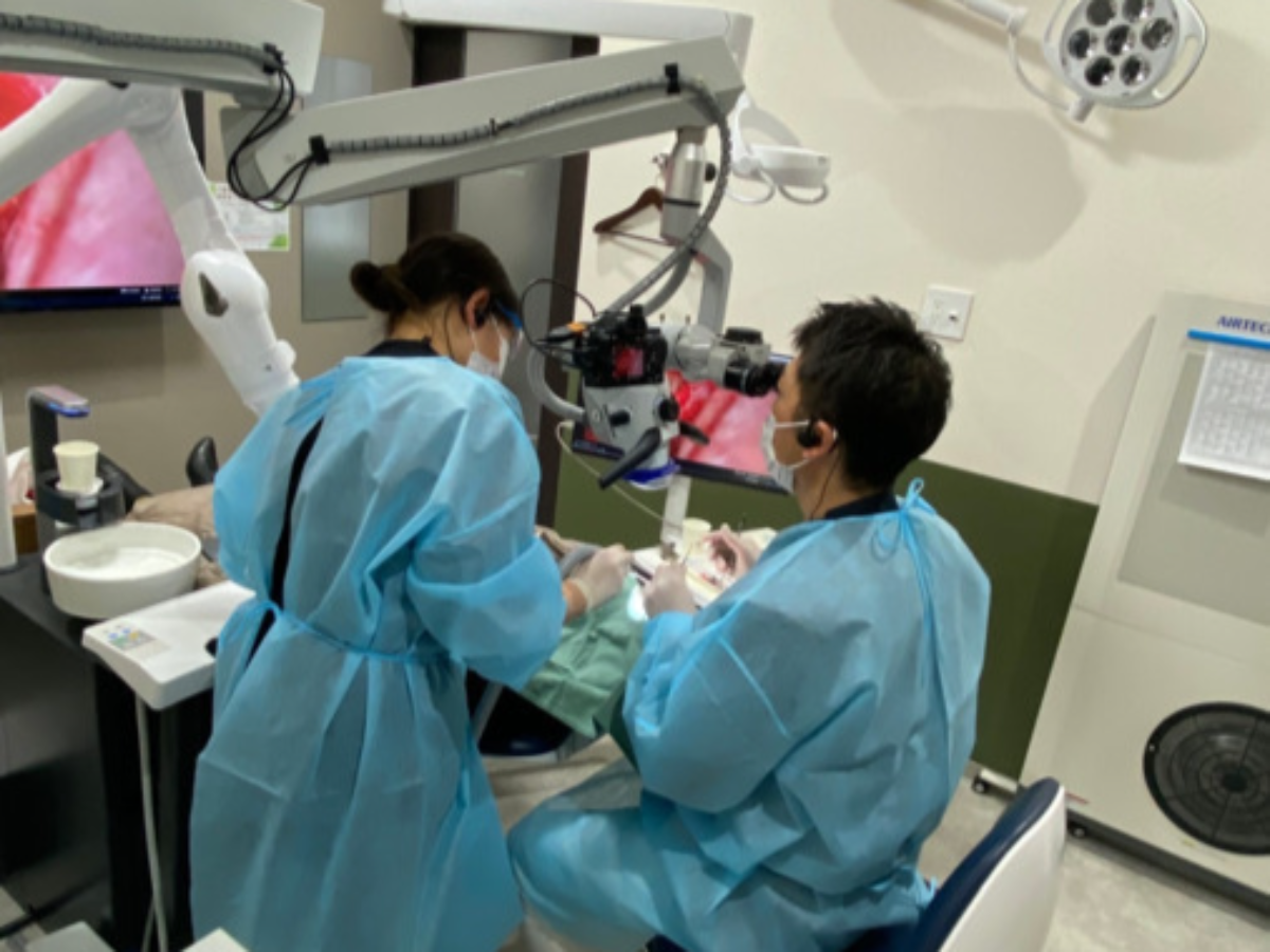 口腔外科治療の風景