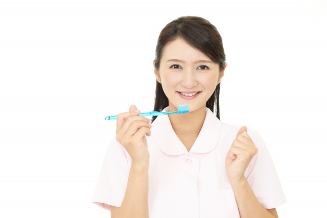 毎日の歯みがきをはじめ、歯科医院でのケアが重要です
