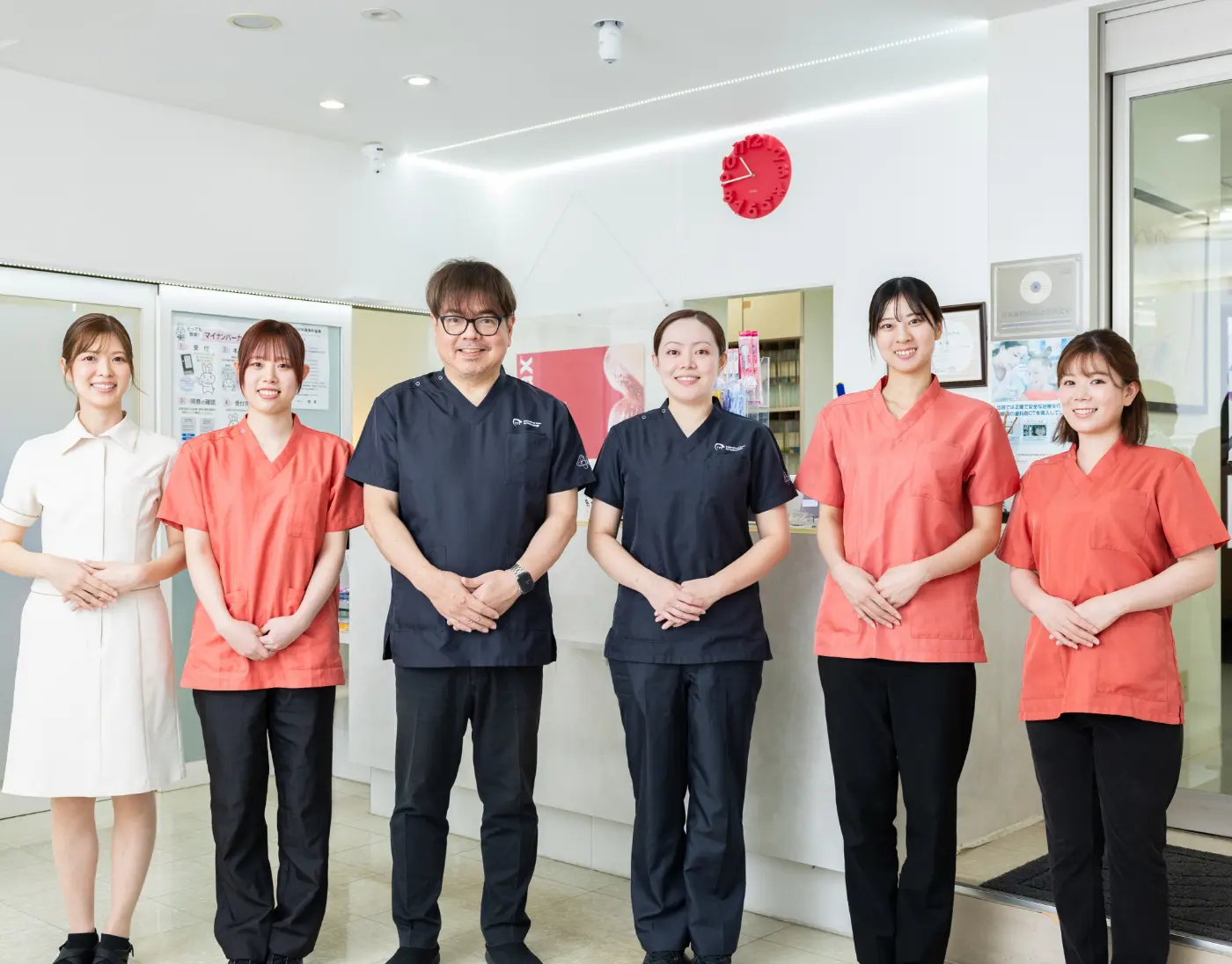 笑顔を守り育てる診療を続けています