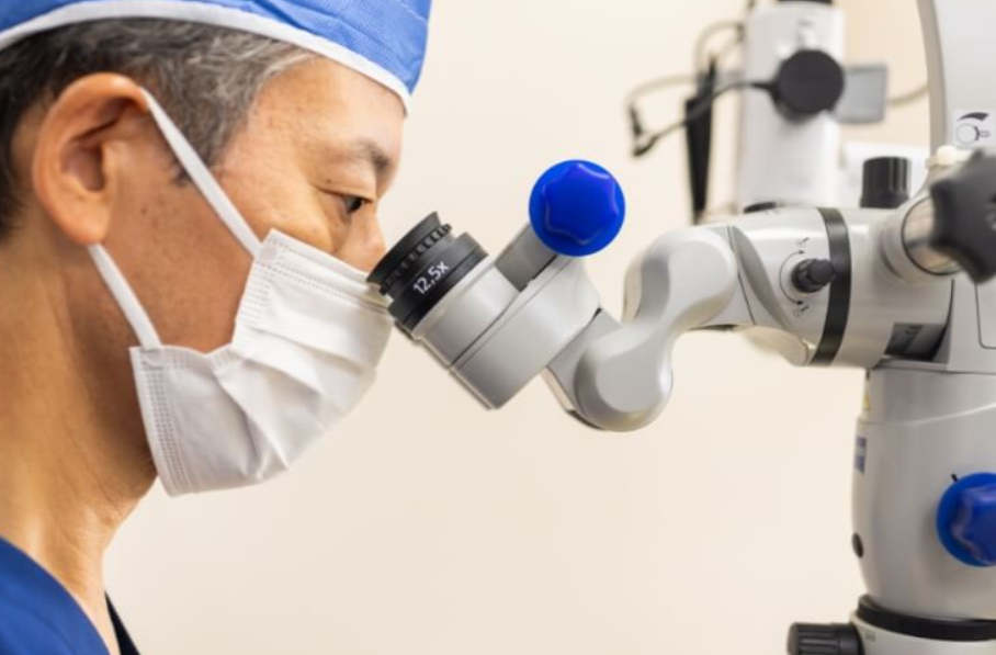 マイクロスコープを用いた精密な治療が可能です