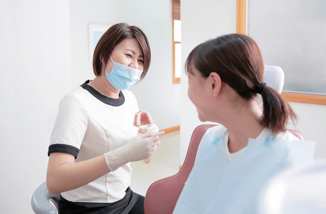 電動麻酔と極細針で快適な処置を実現