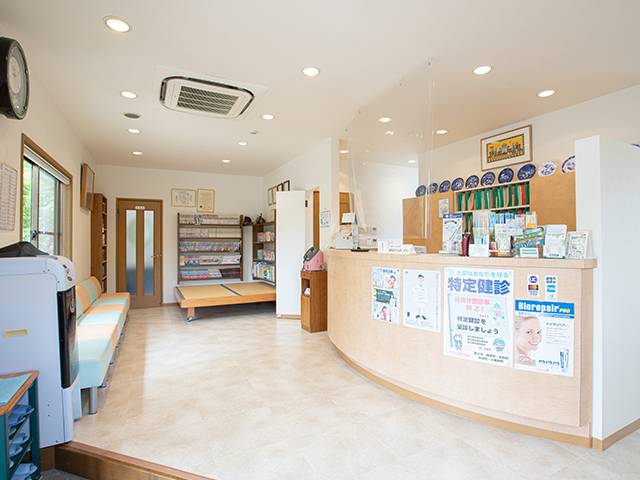 【インプラント指導医認定医 在籍】【土日診療対応】痛みに配慮した治療で幅広い世代を支える吉田歯科クリニック荒川診療所