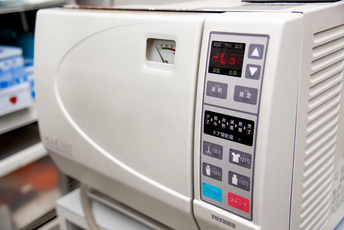 ①受付②オートクレーブ③電動注射器を導入