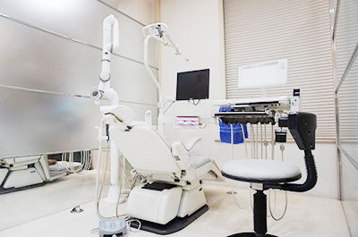 ①外観②待合室③診察室