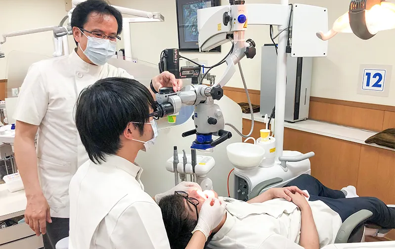 インプラント分野で高い専門性を持つ歯科医師が対応