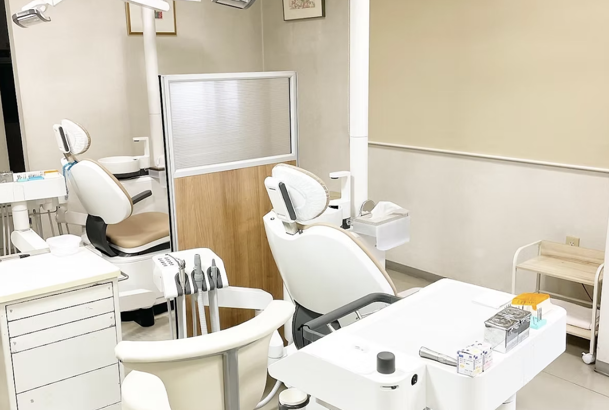 他院で抜歯と診断されたケースでも、保存が可能な場合があります。まずはご相談ください