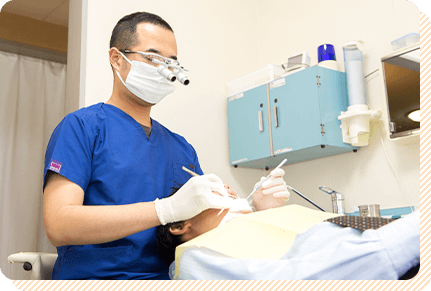 歯周病専門医が在籍しており専門的な治療を行います