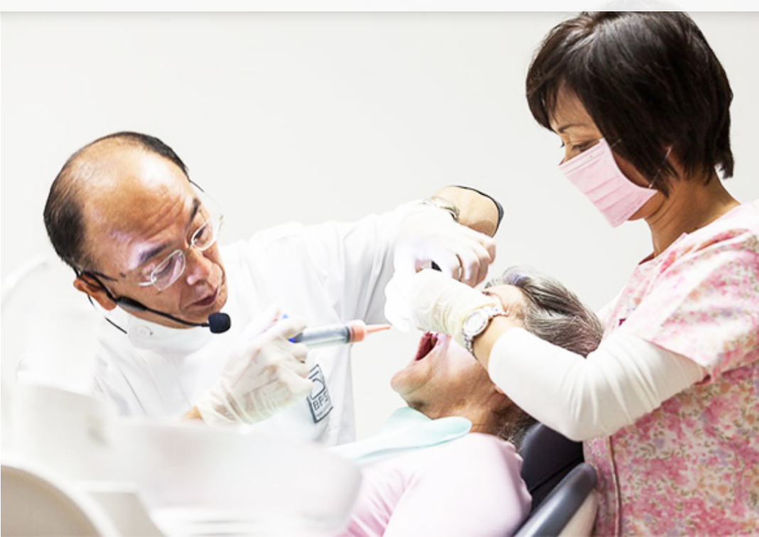 歯科医師、歯科衛生士、歯科技工士の三位一体の治療