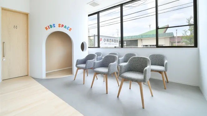 【WEB予約可・バリアフリー】地域に寄り添い世代を問わず安心できる診療体制を整える小林歯科医院