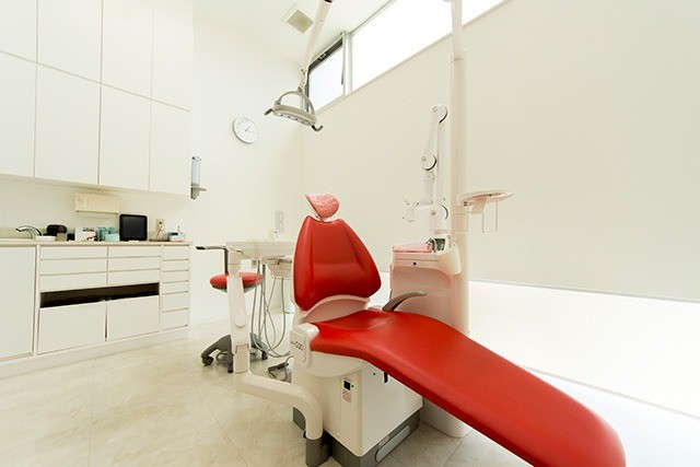 患者様のお悩みやご希望を伺い、生活に合った入れ歯を提案します。