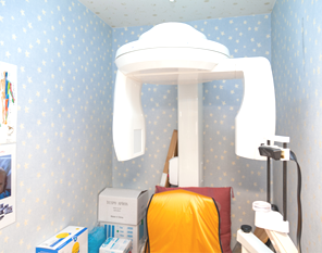 ①外観②歯科用CT③診療室