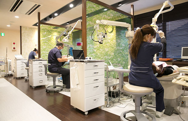 【平日19まで診療】痛みに配慮した審美・インプラント治療のウエダ歯科