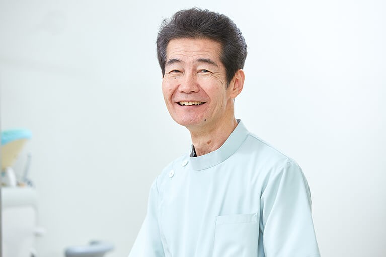 健康なお口を長く維持するために、すべての治療の基盤として歯周病対策を重視しています。