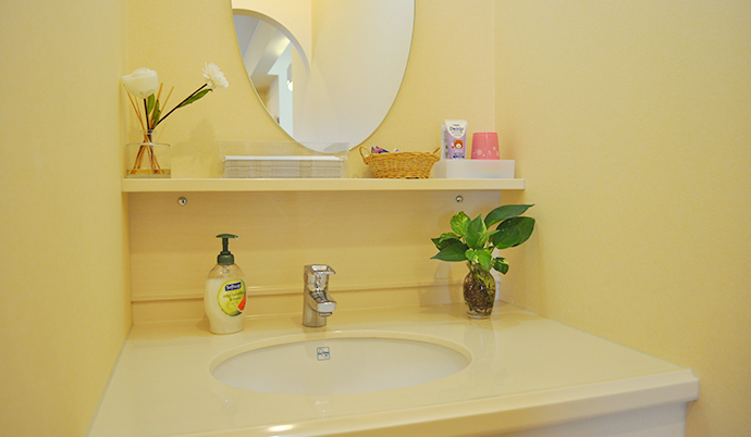 パウダールームで診療前にお口のチェックが行えます