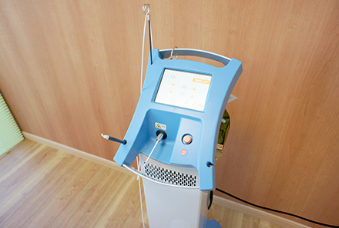 レーザー治療器を使った歯周病治療