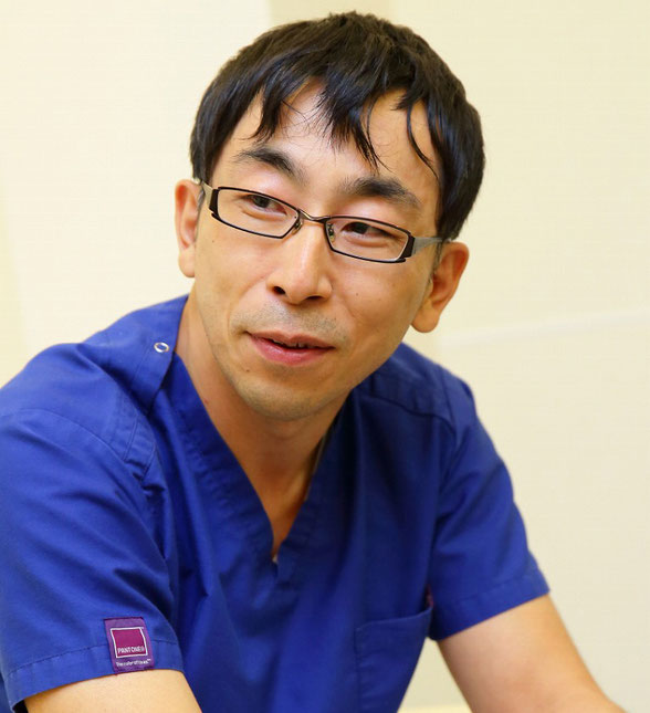 院長の瀧田 稔弥