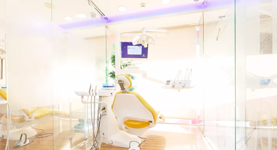 【岩本町駅A4出口から2分】【日本口腔インプラント学会専修医】どの医院よりも誰よりも歯を大事にする上條歯科医院