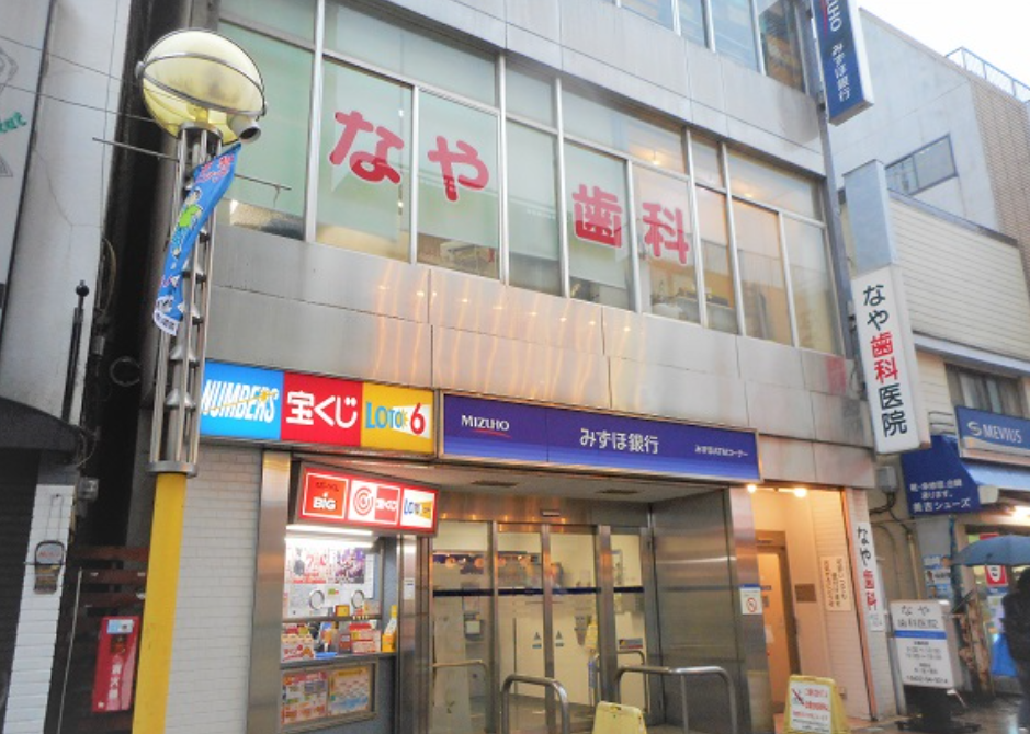 ①クリニック外観②受付③診療室